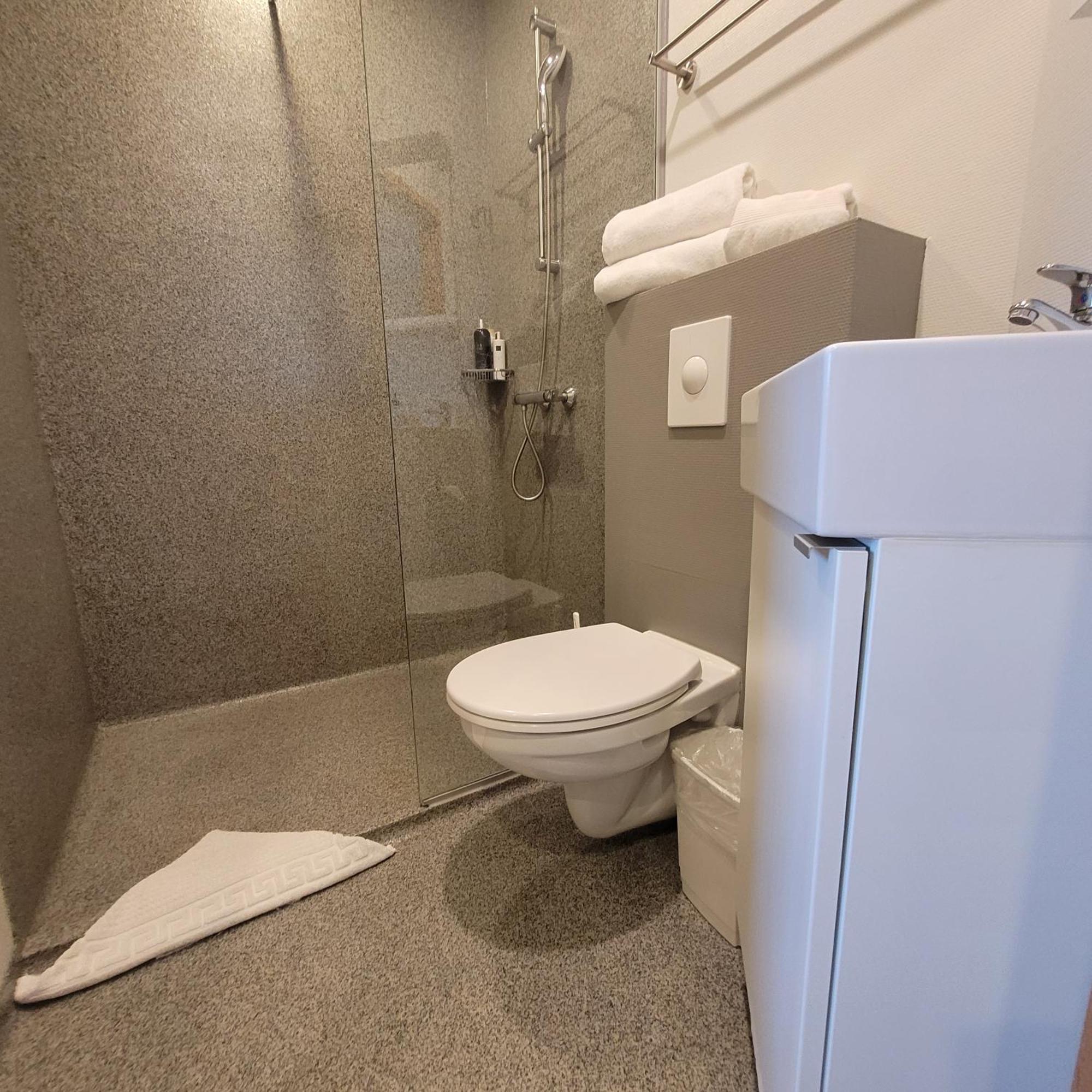 B&B Guesthouse - Bed And Breakfast Keflavik Centre Dış mekan fotoğraf