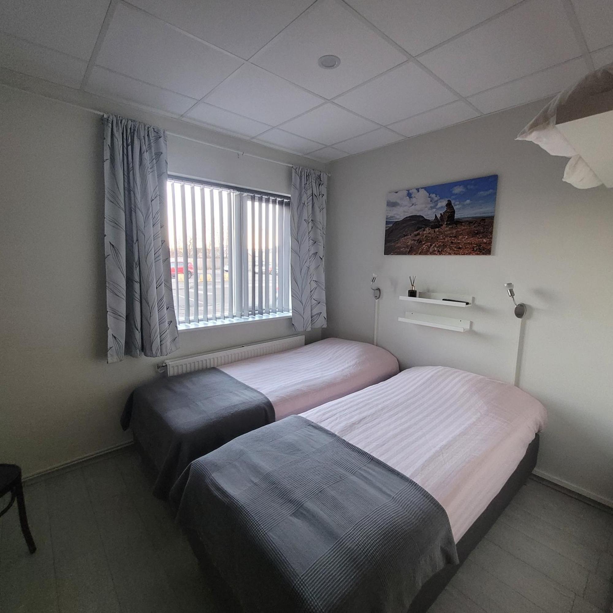 B&B Guesthouse - Bed And Breakfast Keflavik Centre Dış mekan fotoğraf